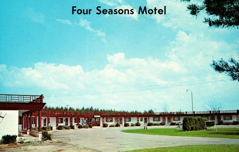 Four Seasons Motel - Old Postcard (newer photo)